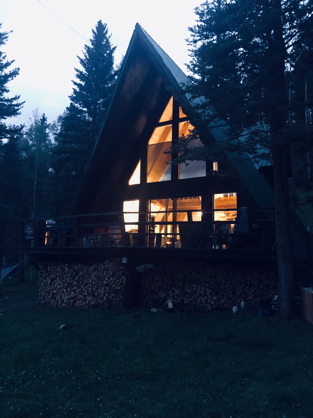 Elk Run exterior at night
