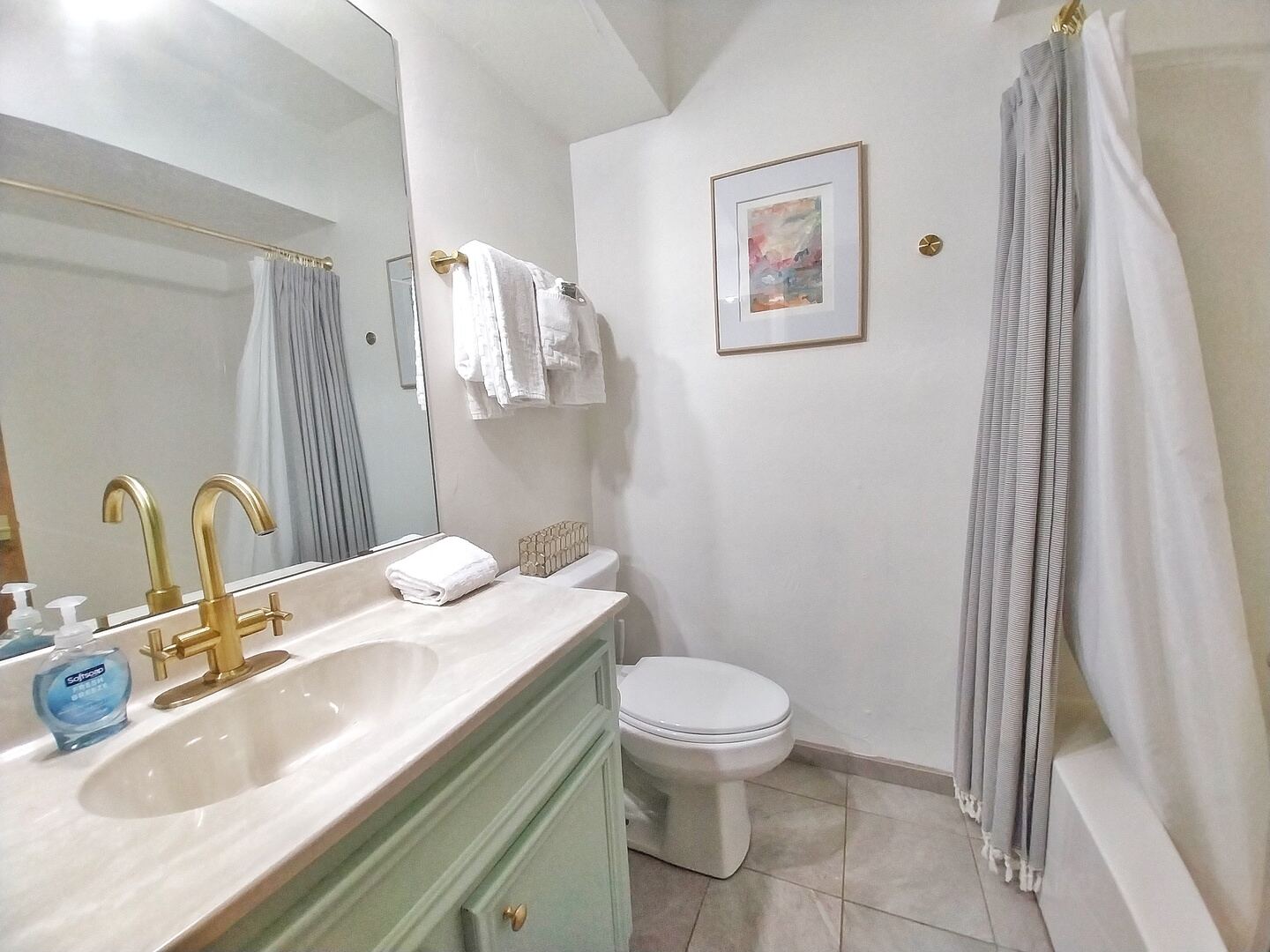 Skye Retreat full bathroom