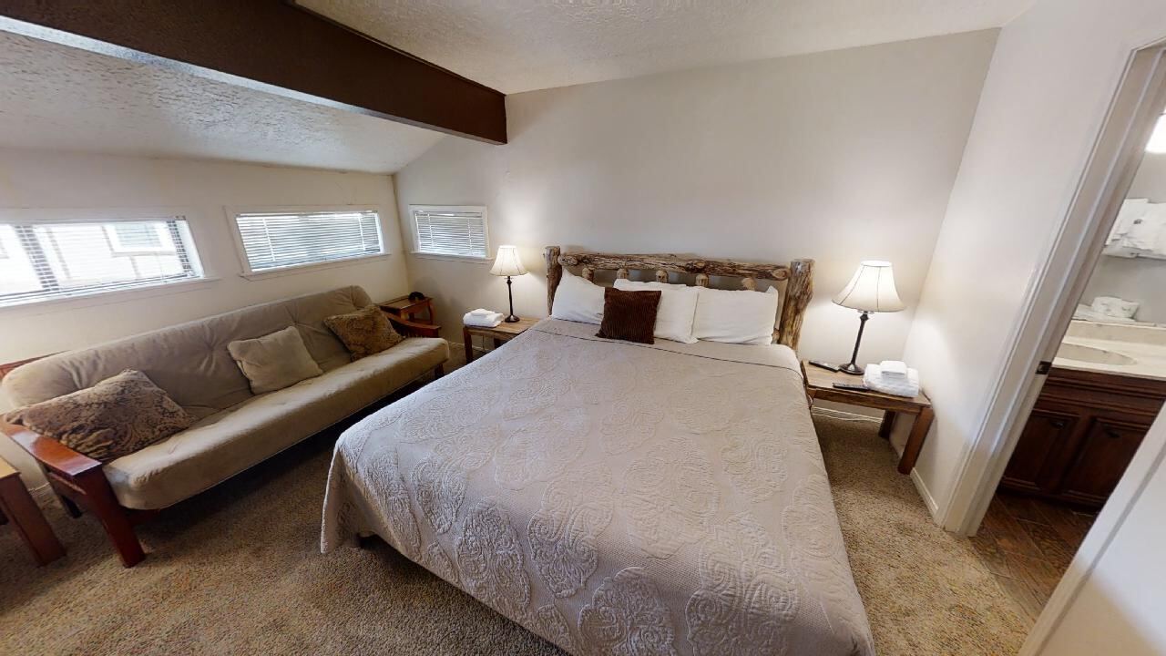 Valley Condo 121 bedroom two