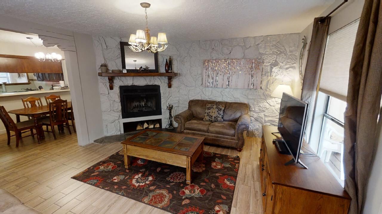 Valley Condo 121 living room